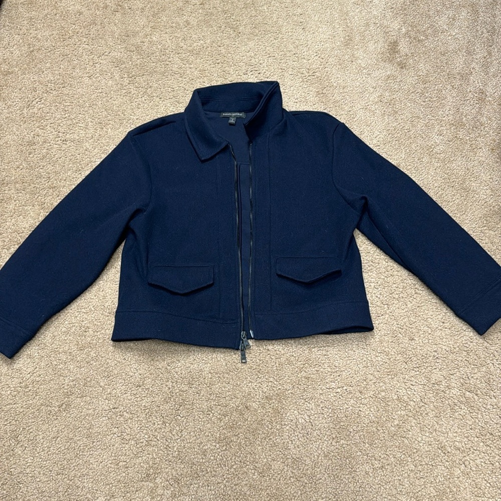 Banana Republic Factory women navy blue coat. Size Small Petite